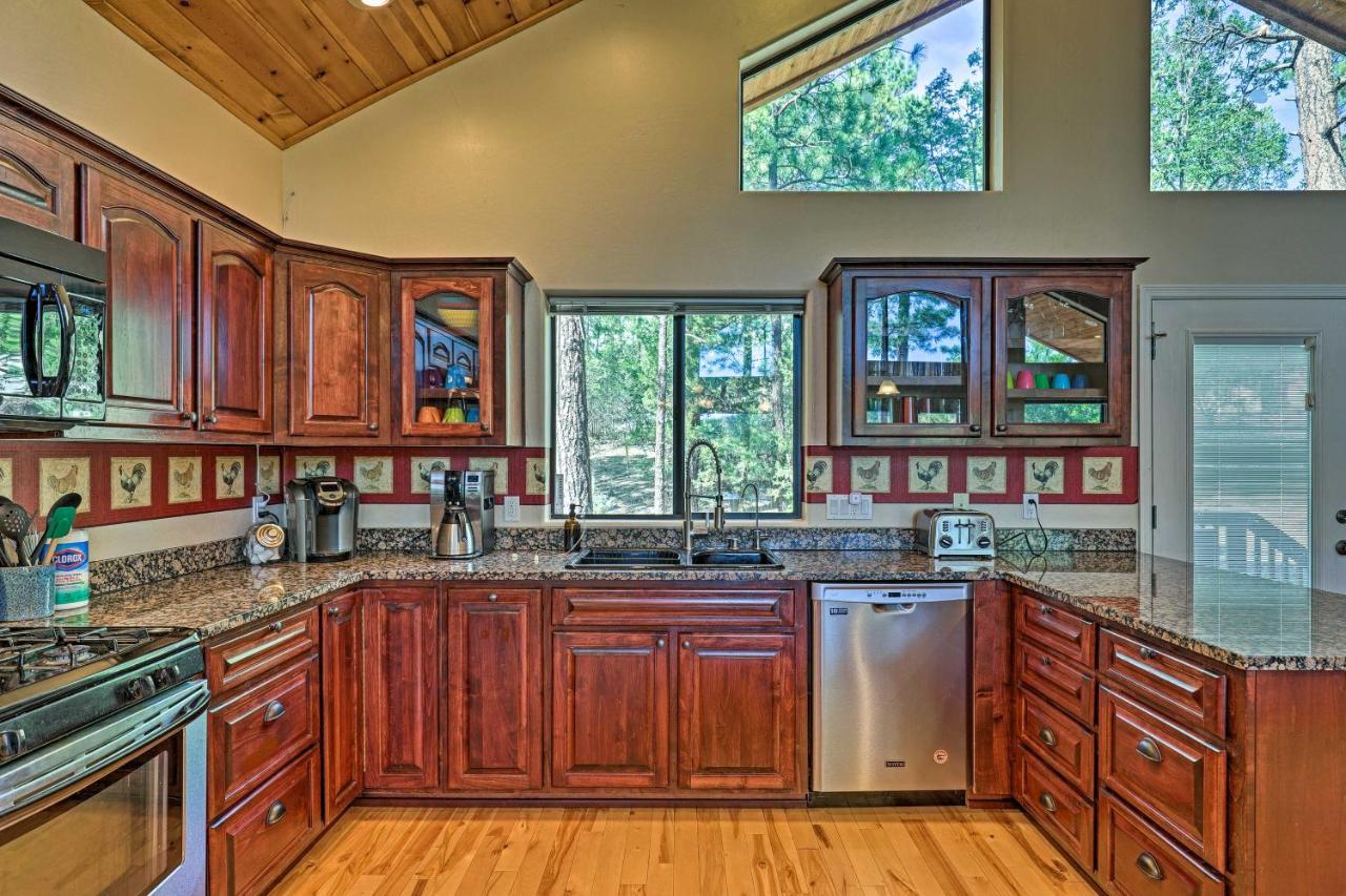 Serene Lakeside Cabin With Decks And Edler Lake Views! Pinetop-Lakeside Εξωτερικό φωτογραφία